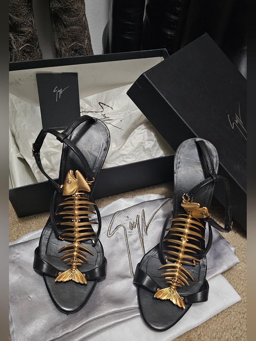 RARE Giuseppi Zanotti Black and Gold Fishbone Sandals - Picture 1 of 16